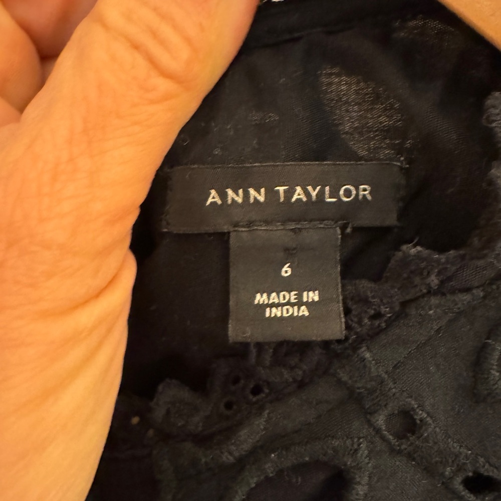Ann Taylor cotton black eyelet dress. Size 6 - Picture 4 of 5